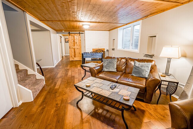 Foto del edificio - 6204 Upton Ave S