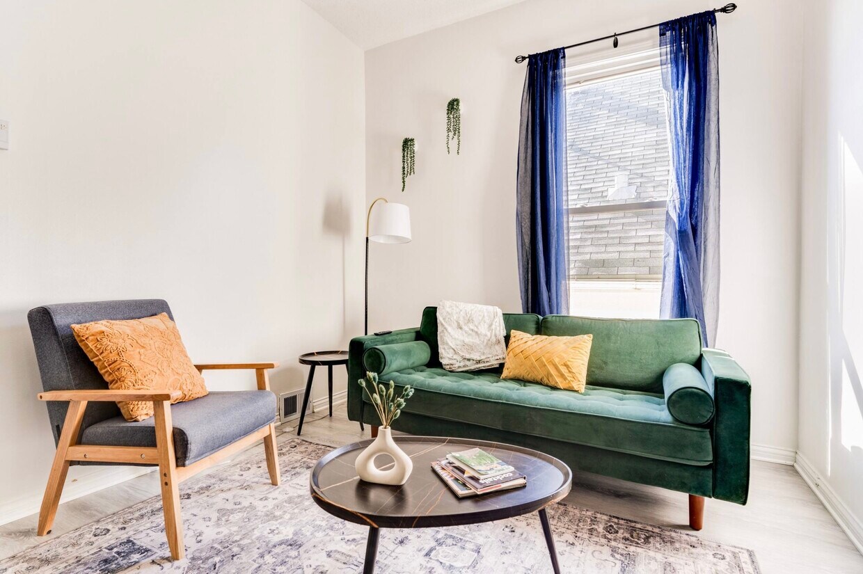 Foto principal - 886 Aurora Ave