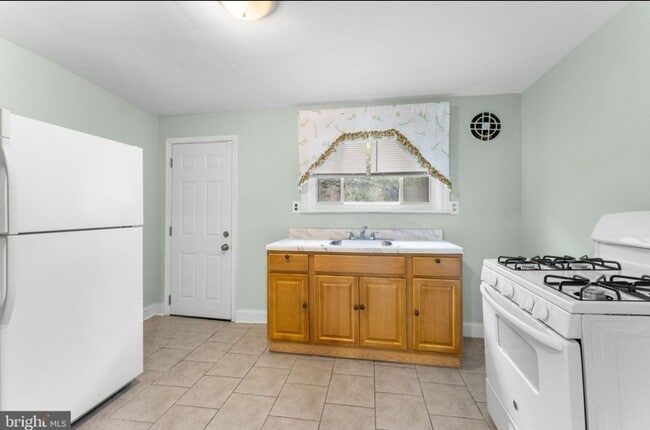 Foto del edificio - Big Two Bedroom House Near Germantown For ...