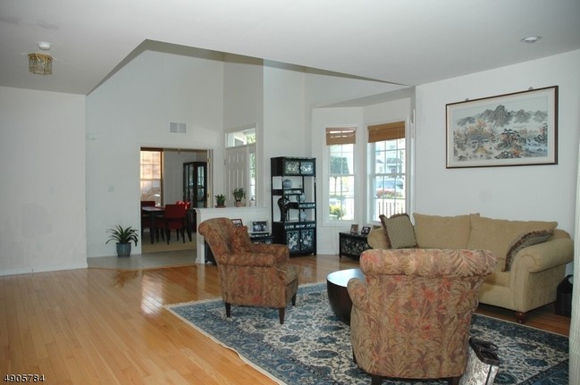 Foto del edificio - 252 Levinberg Ln