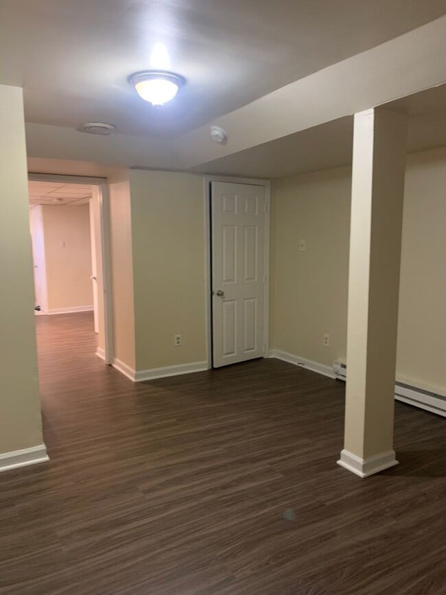 Building Photo - 838 W Washington St