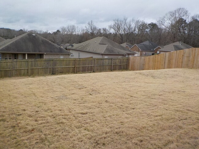 Building Photo - 217 Center Field Dr - Available Now!