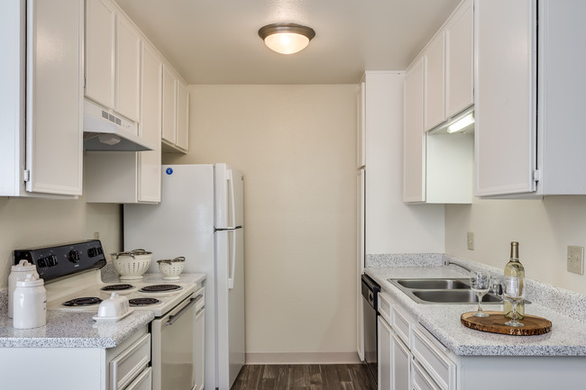 Park View- IMMEDIATE MOVE IN AVAILABLE!! - Apartments in Chula Vista ...