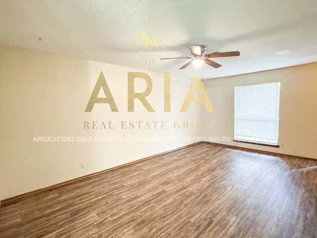 Foto del edificio - West Norman 2 Bed 1 Bath!