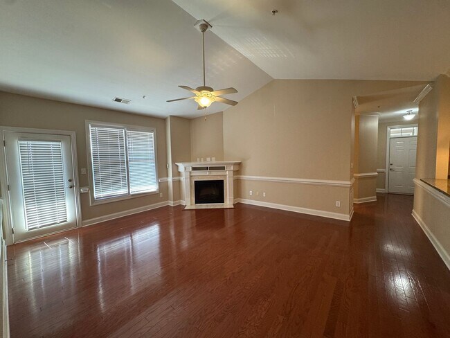 Foto del edificio - FOR RENT - Luxury Condo near downtown