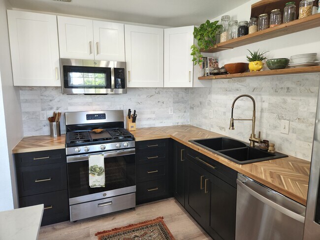 Foto del edificio - 7722 Saulsbury St