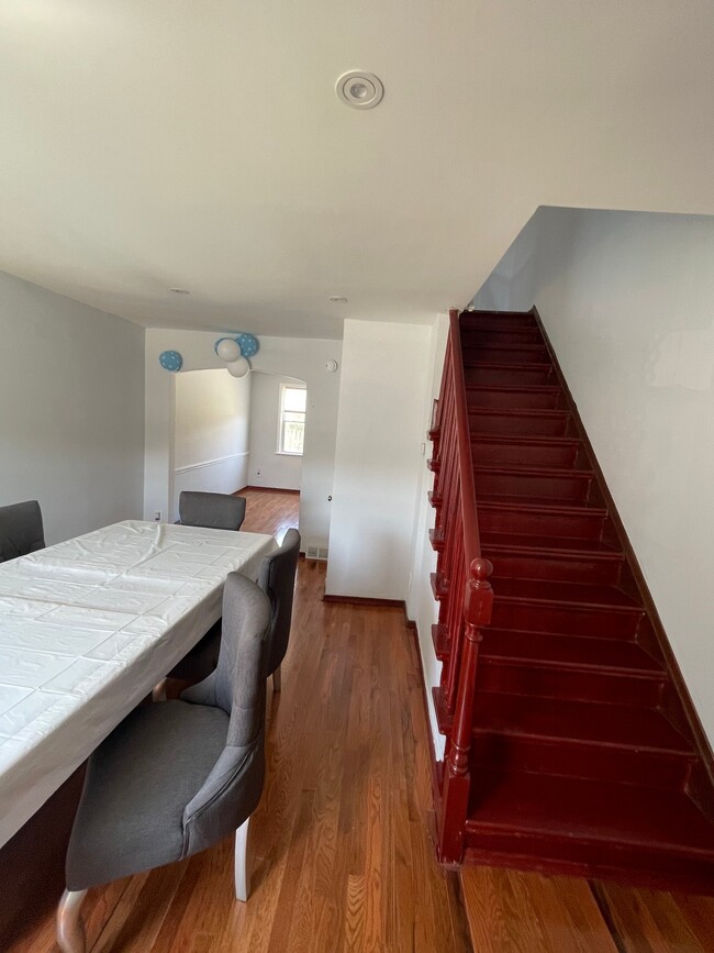 Foto del edificio - 6436 Hartwait St