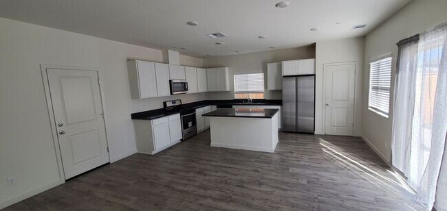 Building Photo - Stockton Fantastic Brand New 4 Bedroom Hom...
