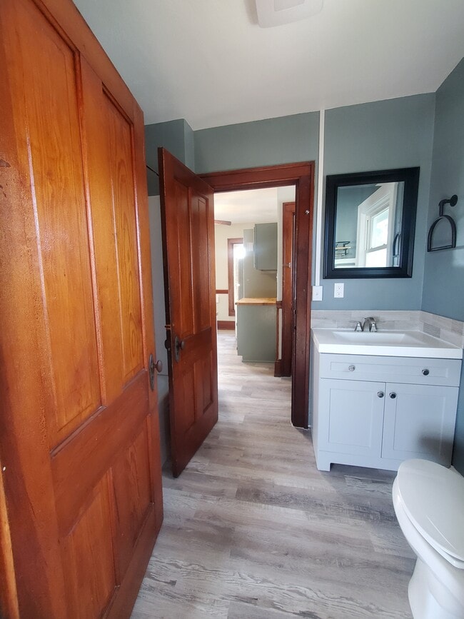 Walk Through Bathroom - 324A Wisconsin Ave