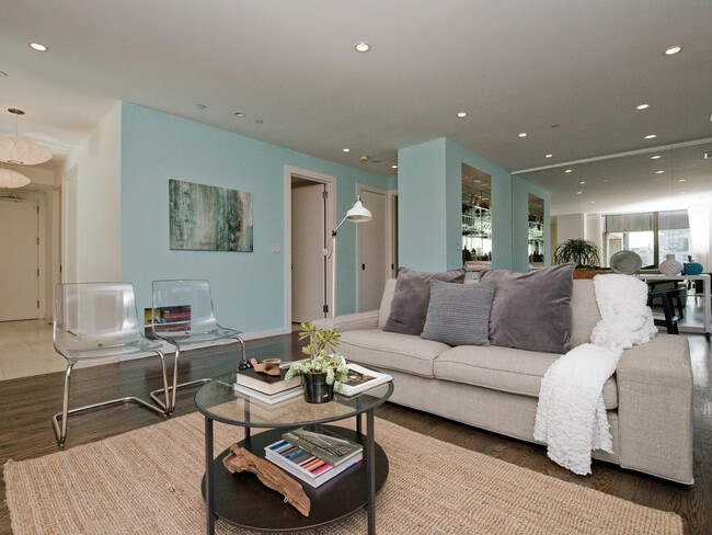 Photo - 611 Washington St Apartment