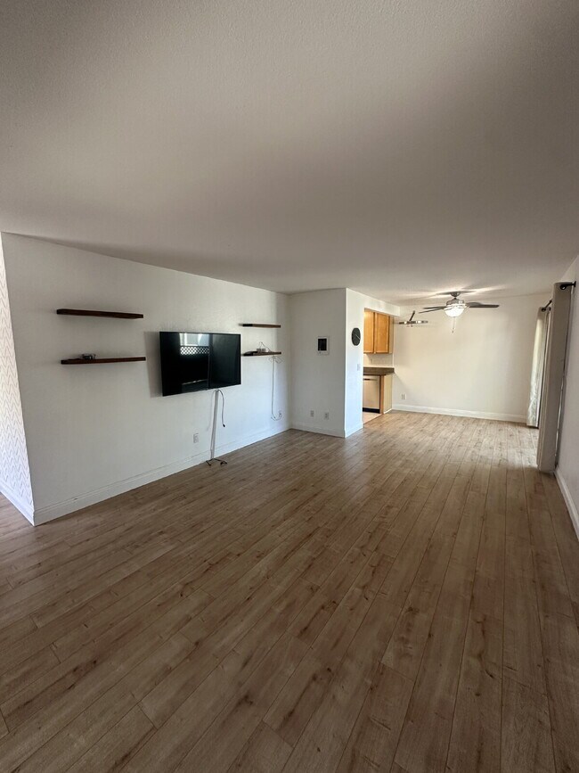Foto del edificio - $3,095 - Bright 2BD/2BA Condo in the Heart of Normal Heights