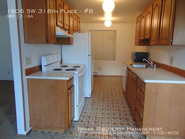 Building Photo - 3 Bedroom 2.5 Bath condo/townhome