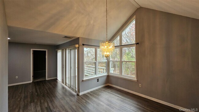 Foto del edificio - 806 Lenox Rd