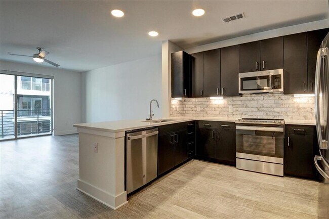 Foto del edificio - 6400 Washington St