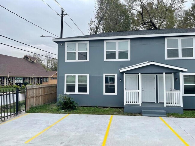 Building Photo - 3612 Tuam St