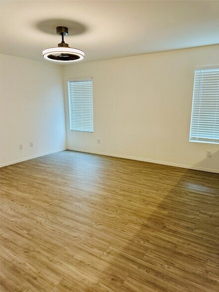 Foto del edificio - 1514 Trick Riding Wy