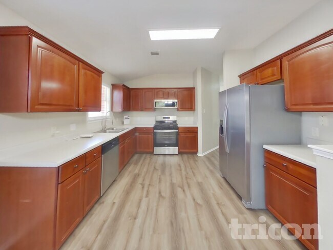 Building Photo - 1411 Catalina Dr