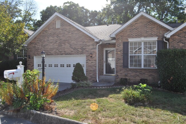 Foto del edificio - 3246 Mountain Spring Way
