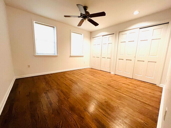 Building Photo - 308 Bloomfield St