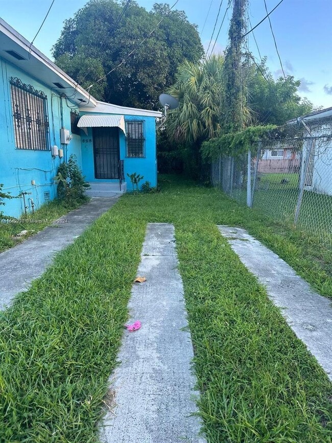 Building Photo - 658 NW 56th St