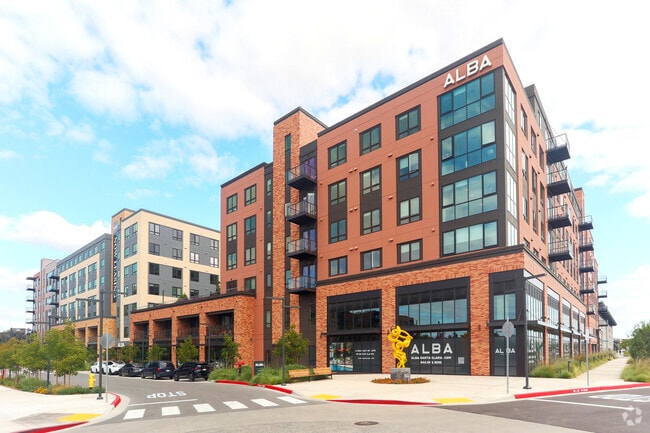 Building Photo - Alba