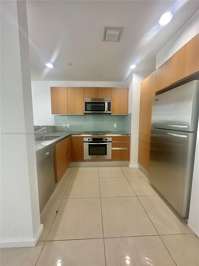 Foto del edificio - 1050 Brickell Ave
