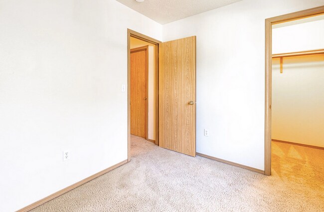 Foto del edificio - Rare 2 X 1.5 Townhome Availble in October