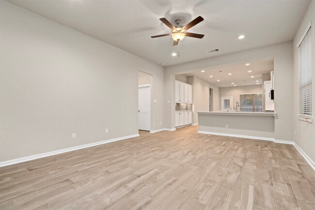 Foto del edificio - 131 Lukewood Cir