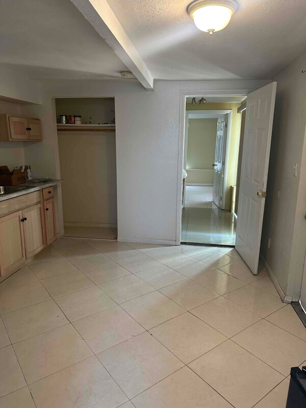 Foto del edificio - 1185 NW 128th St