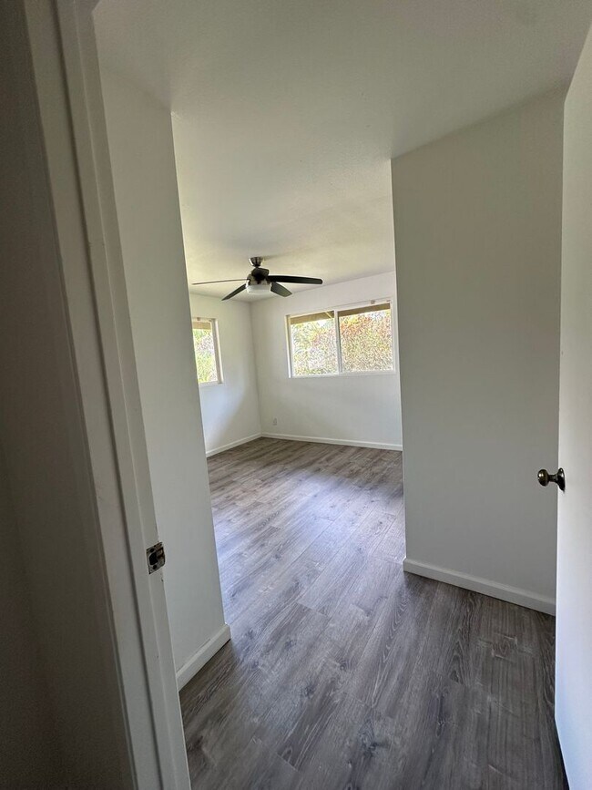 Foto del edificio - Charming 3-bedroom ,2-bathroom & Fully Fenced
