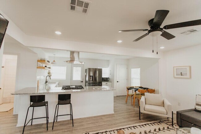 Foto del edificio - 3729-3727 N 24th St