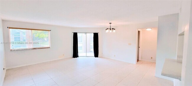 Foto del edificio - 9977 Westview Dr