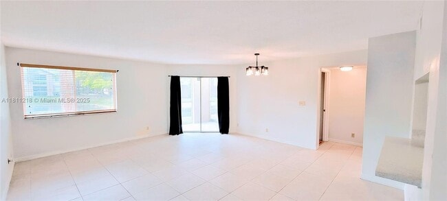 Building Photo - 9977 Westview Dr