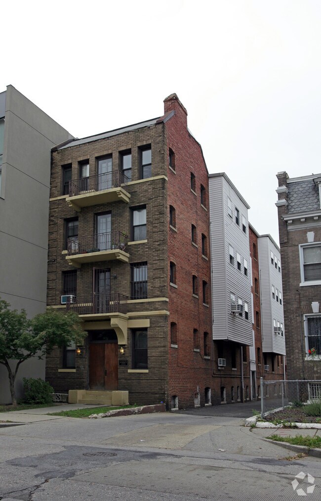 Building Photo - 1468 Harvard St NW