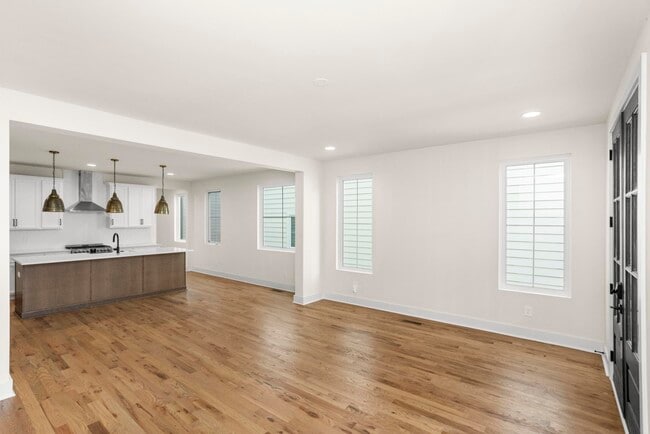 Building Photo - 337 Gatewood Ave