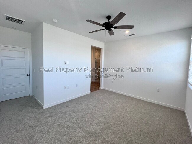 Foto del edificio - 883 Fruitwood Ave