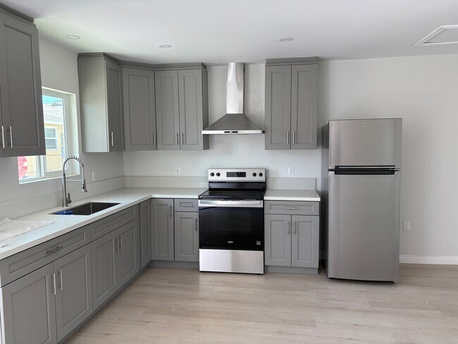 Kitchen - 1517 Stevens Ave