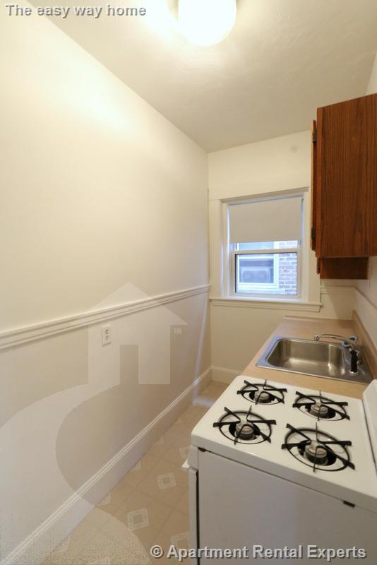 Building Photo - 163 Summer St