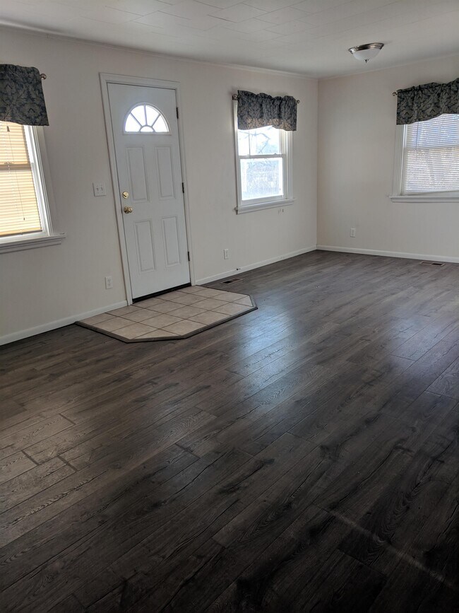 Foto del edificio - 2401 Bemidji Ave N