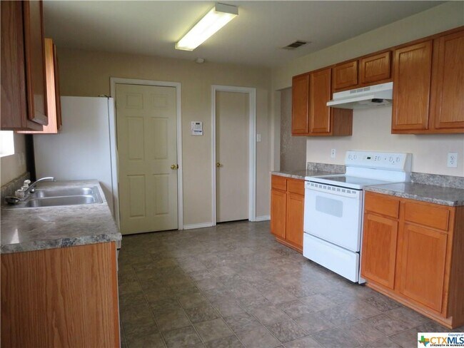 Foto del edificio - 3500 Viewcrest Dr