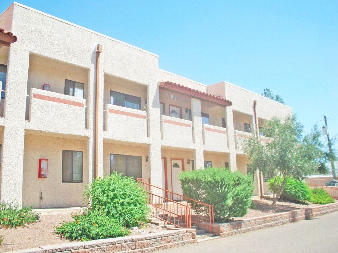Primary Photo - Attractive & Affordable 2 Bedroom Condo in...