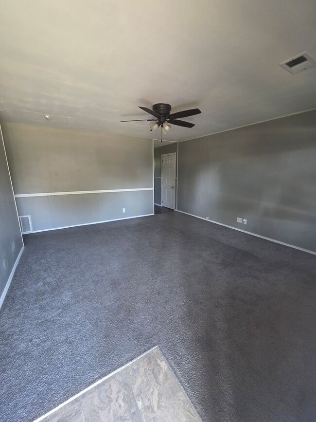 Building Photo - 733 St Norbert Dr