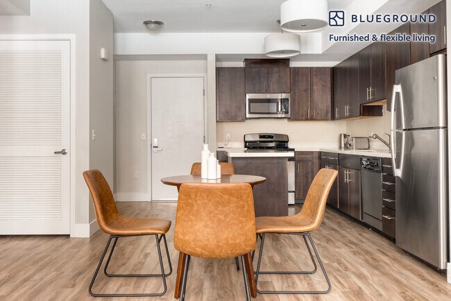 Foto del edificio - 555 San Antonio Rd