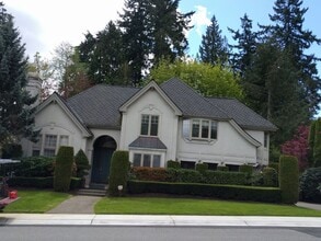 Building Photo - 16403 NE 50th Way