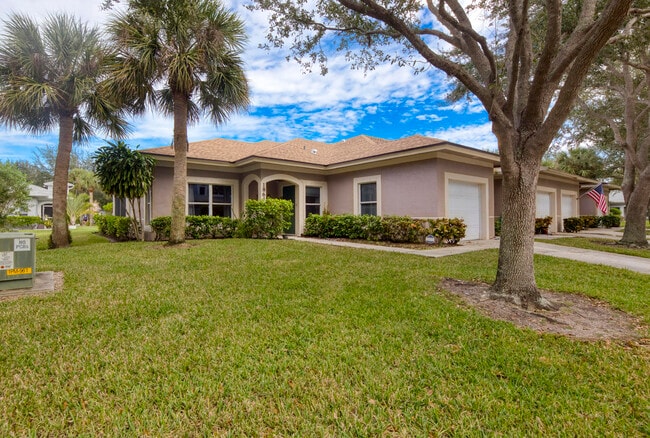 Building Photo - 1864 S Dovetail Dr