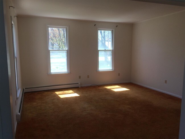 Building Photo - 600 N Sycamore St