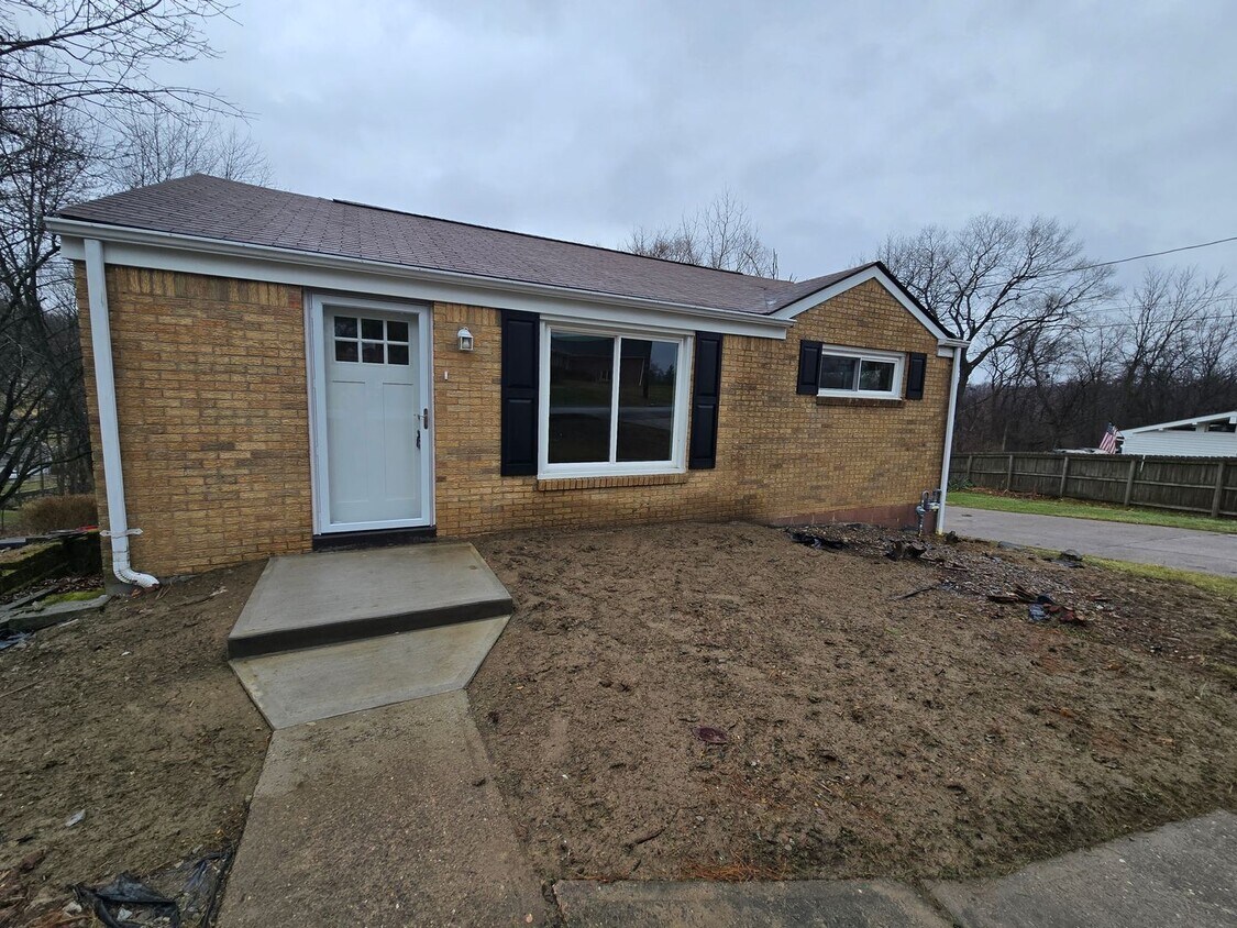 2 Bedroom Home - Plum School District - Available February! - 2 Bedroom Home - Plum School District - Available February!