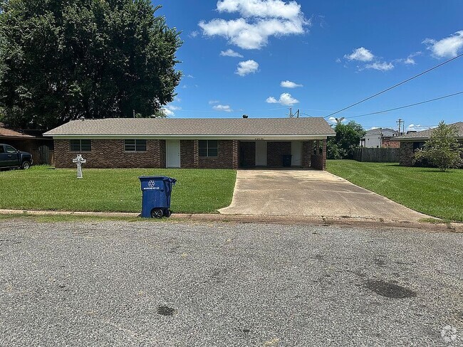 Building Photo - 127 Kaffie Dr