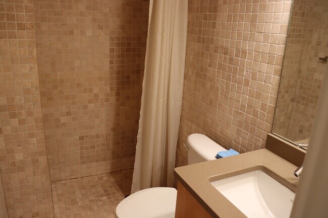 Dormitorio Baño - 3542 11th St NW