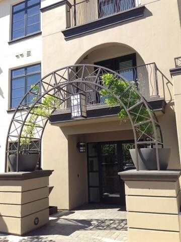 Building Photo - Downtown Los Altos Luxury Condo, 2BD/2.5BT...